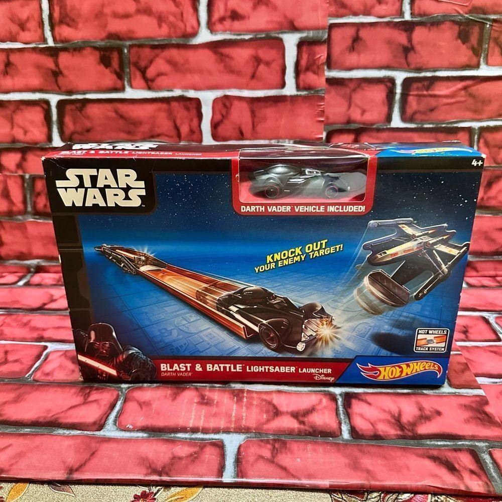 Hot wheels Star Wars Blast & Battle Lightsaber